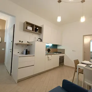  Appartamento Firsthouse - Nel Centro Storico Con Parcheggio Gratuito Italia